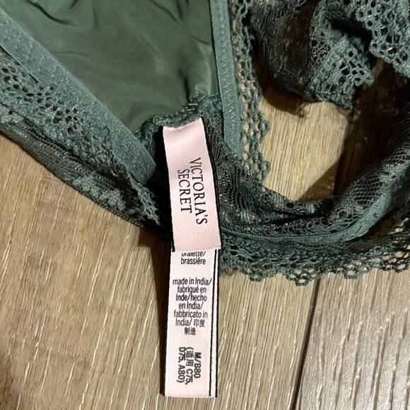 Victoria's Secret Lace Bralette Size Medium Green - Excellent condition - Picture 7 of 10